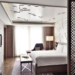One-Bedroom Presidential Suite Executive Lounge Access